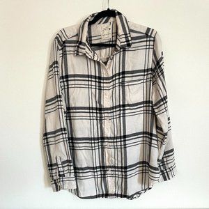 American Eagle Ahh-Mazingly Soft Boyfriend Fit Flannel White and Black